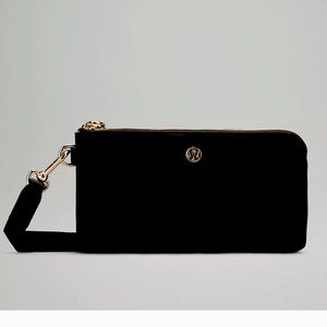Lululemon curved black wristlet (NWT!)